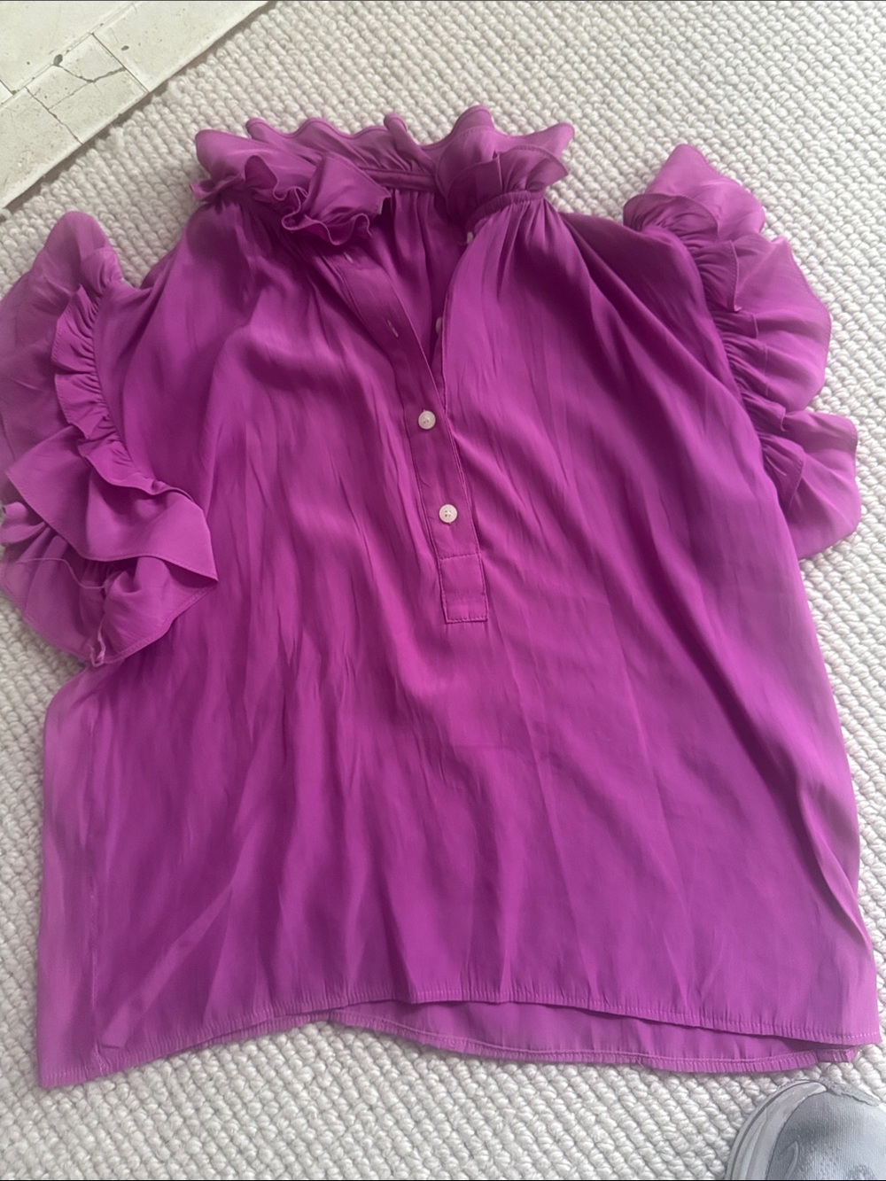 Koch Ruffled Short-Sleeve Blouse in Fuchsia